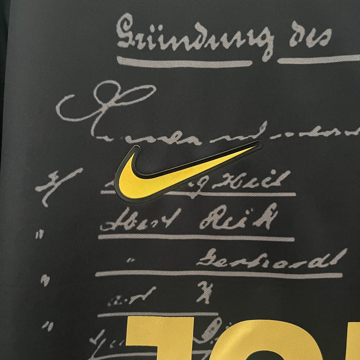 Eintracht Frankfurt 125 aniversario Special Edition