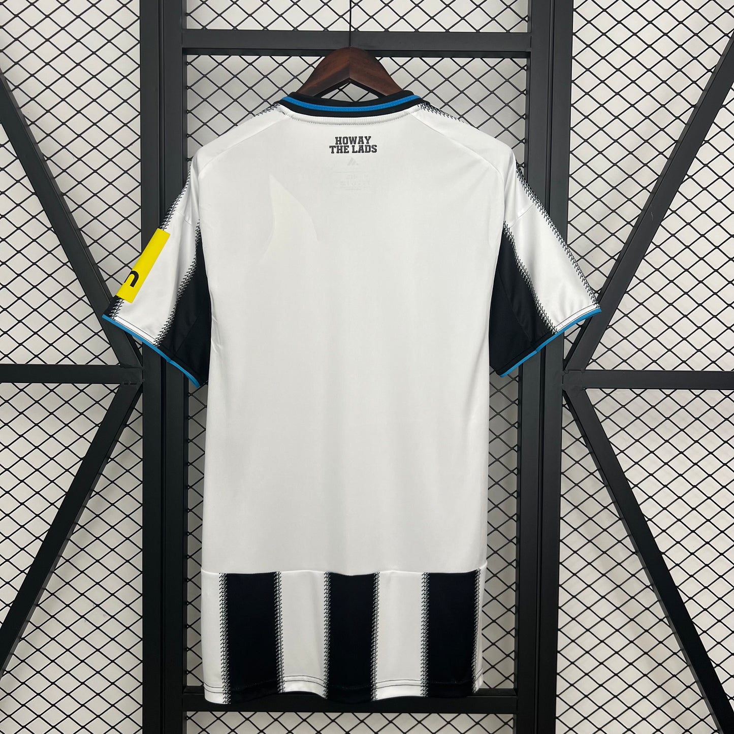 Newcastle 1ª Equipación 25/26
