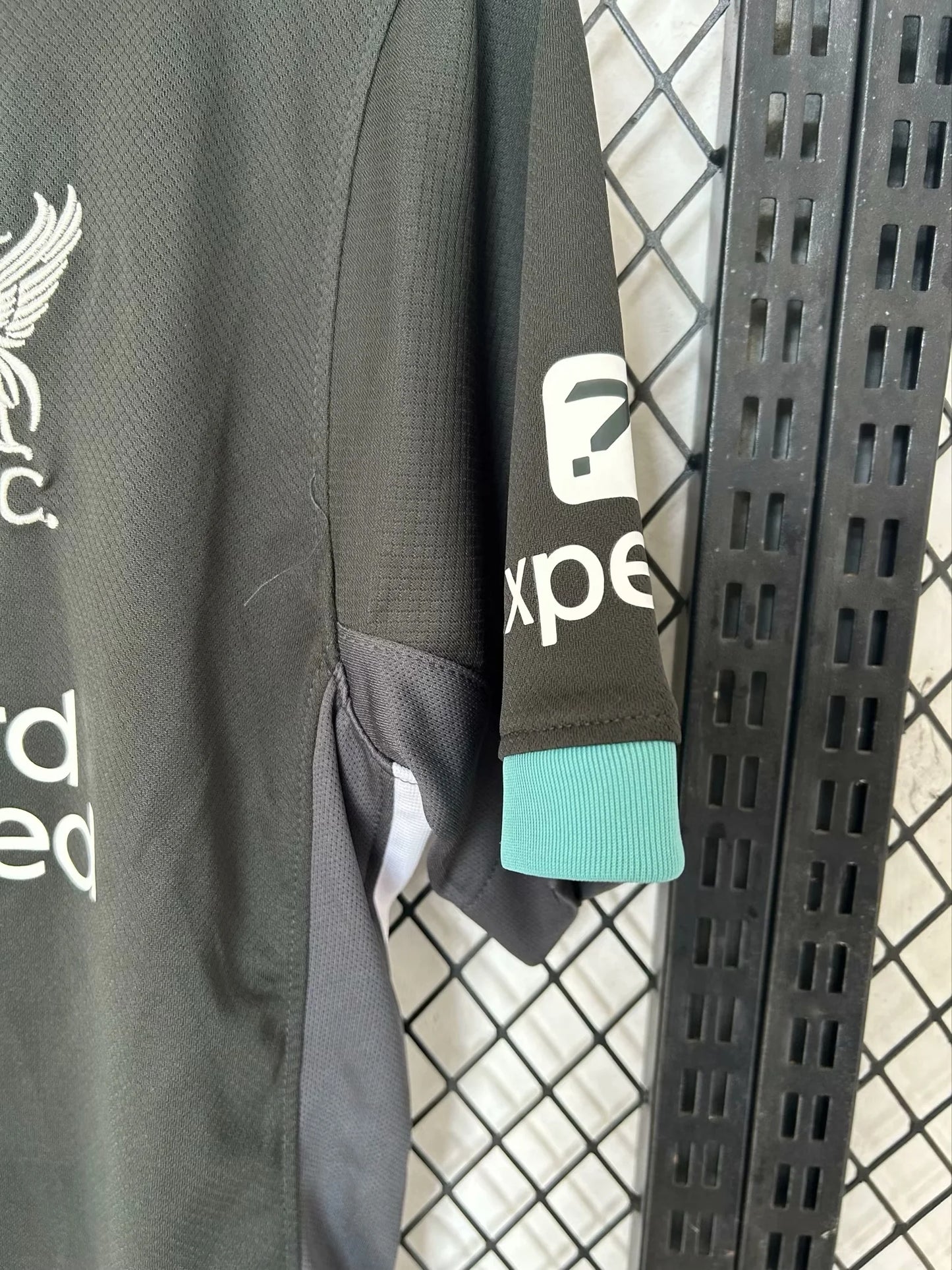 Liverpool FC 2ª Equipación 24/25