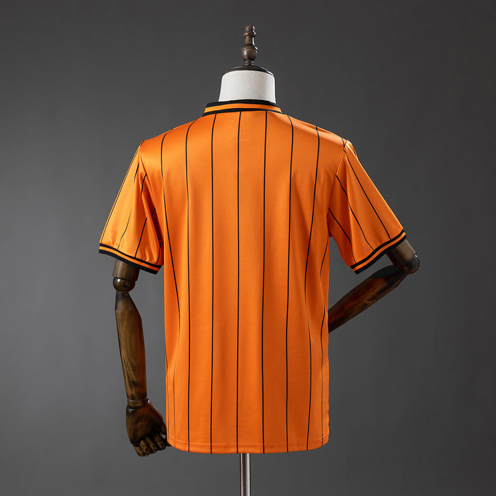 Wolves 85/86