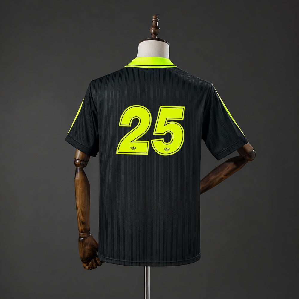 Camiseta retro Oasis x Originals negra
