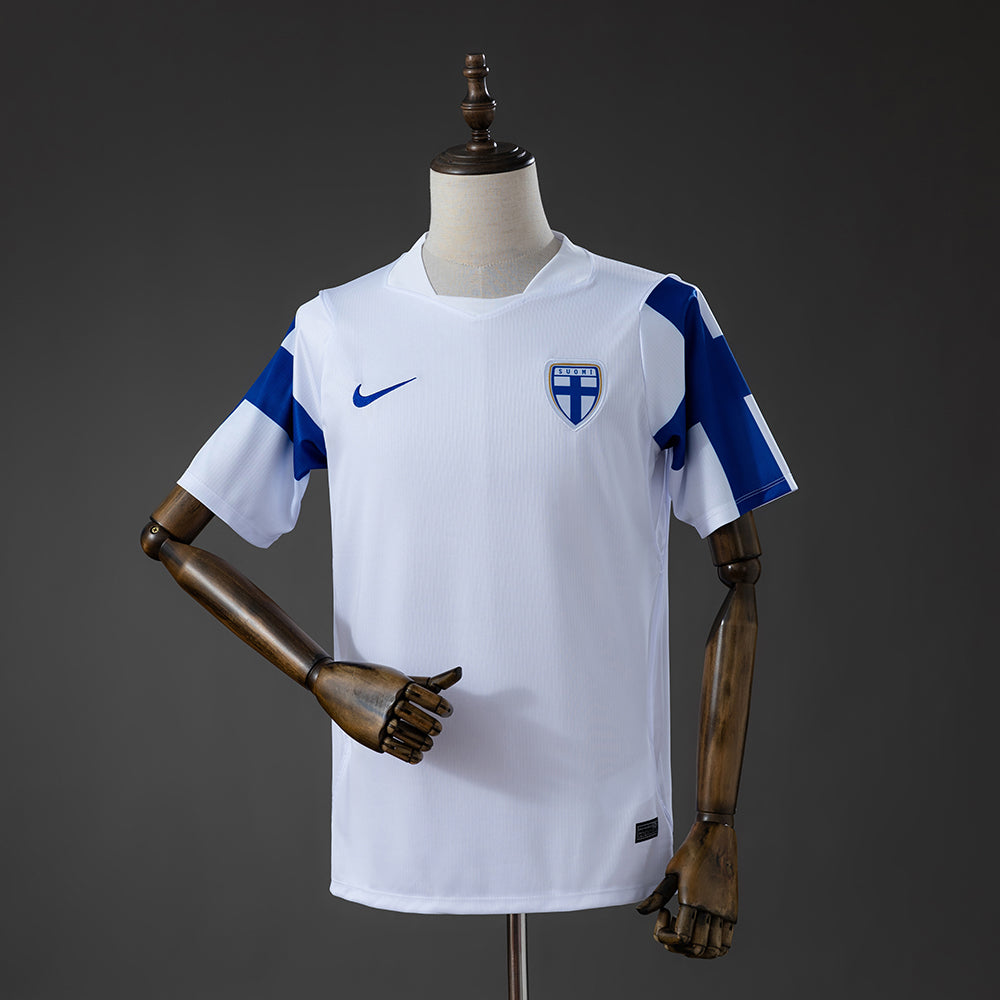 Finlandia 1ª Equipación