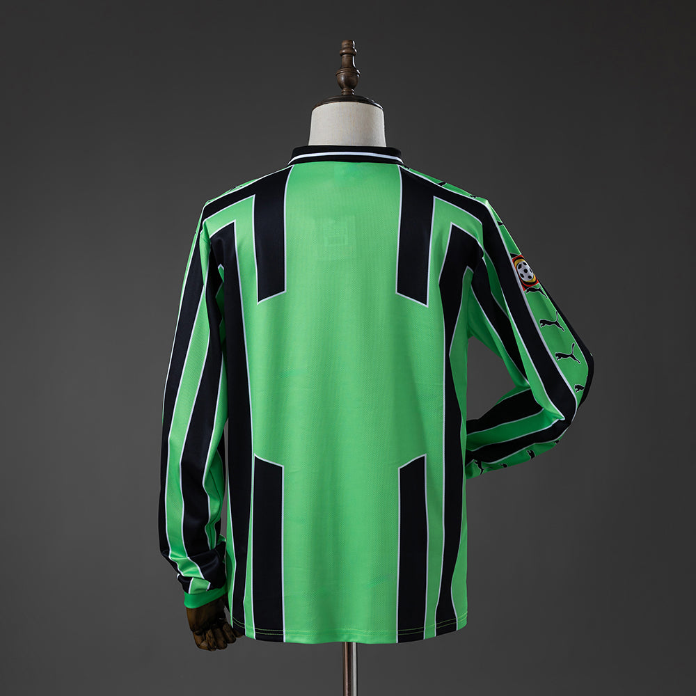 Wolfsburgo 99/00